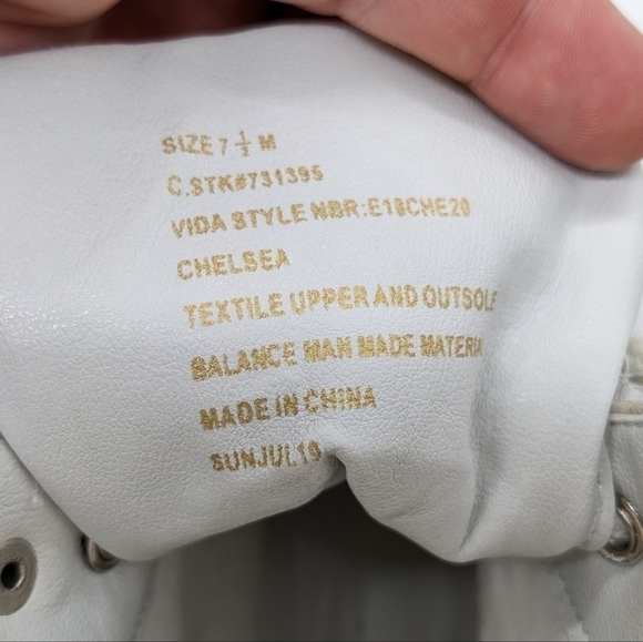 Esprit Chelsea off white faux fur lace up boot 7.5 - Picture 12 of 12